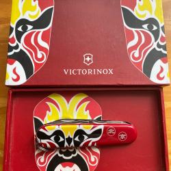 Couteau Victorinox  Masque de l'Op&eacute;ra de Beijing