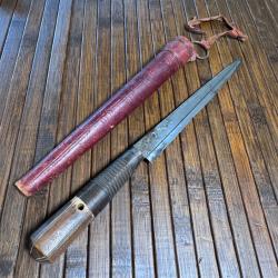 JOLIE GRAND COUTEAU ORIENTAL BOUSAADI LAME FORG&Eacute;E GRAV&Eacute;E MANCHE BOIS EXOTIQUE DANS SON FOURREAU