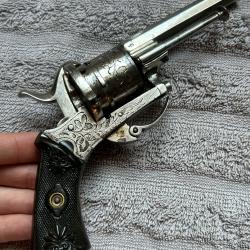 Revolver &agrave; broche 7mm - Grav&eacute; luxe