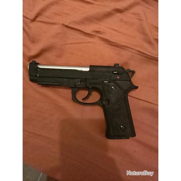 R�plique Airsoft Beretta M92 Gaz Bon �tat Chargeur inclus