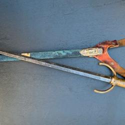 LONGUE DAGUE DANS SON FOURREAU, LAME A 4 FACES, PROBABLE XIX&deg;, ORIGINE A DETERMINER, EPEE
