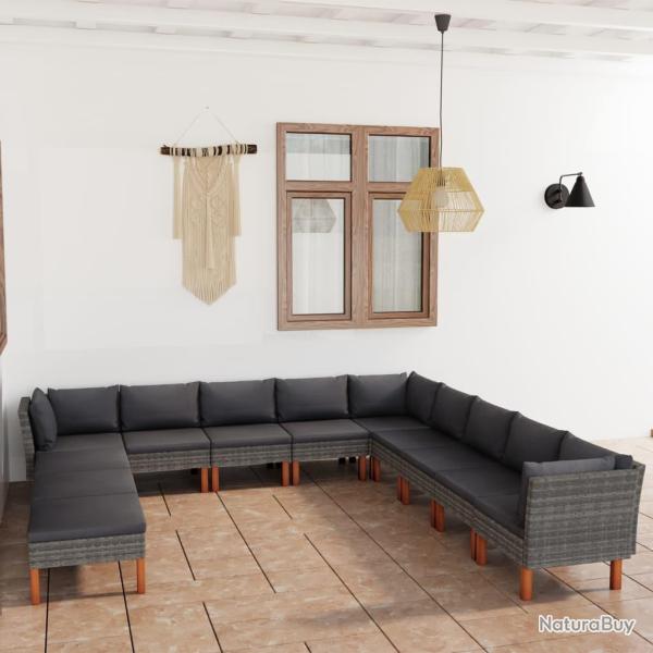 Salon de 12 pi�ces avec coussins gris, en r�sine tress�e pour le jardin