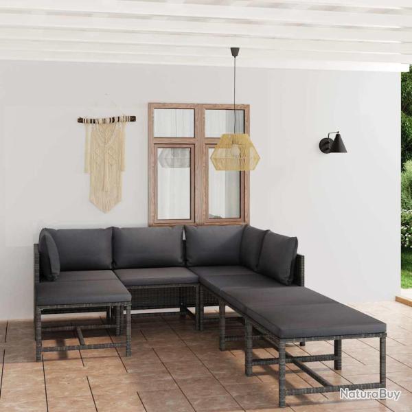 Salon de 7 pi�ces avec coussins gris, en r�sine tress�e pour la terrasse