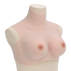 Plastron en silicone caucasien coupe D