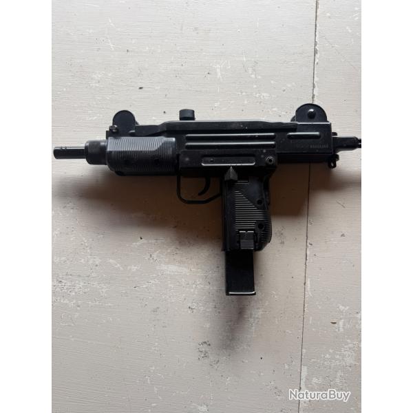 Mini Uzi airsoft CO2