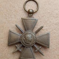 MEDAILLE CROIX DE GUERRE 1914-1918 SANS RUBAN