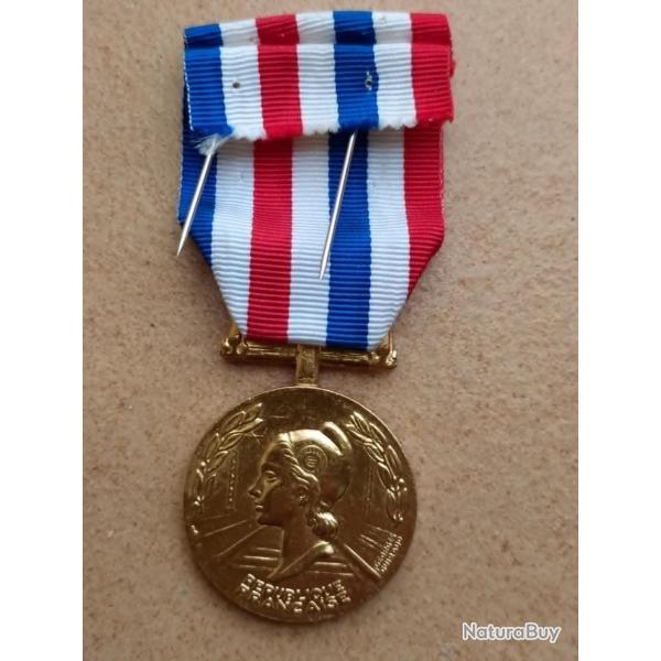 MEDAILLE D'HONNEUR DES CHEMINS DE FER  SNCF 1997  MEDAILLE CHEMINOT  OR