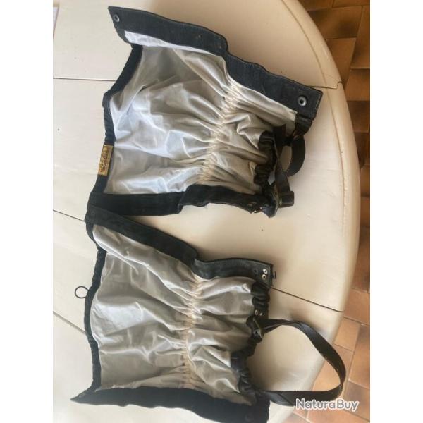 Gu�tres en cuir de buffle