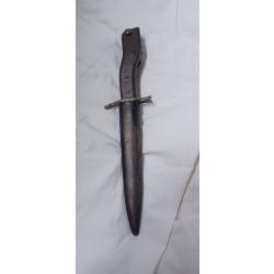 Poignard de tranch&eacute;e et , ou  ba&iuml;onnette DEMAG  allemand d'origine WWI  Gewehr 98 avec fourreau