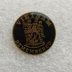 PINS US REMEBERED VIETNAM  MILITAIRE