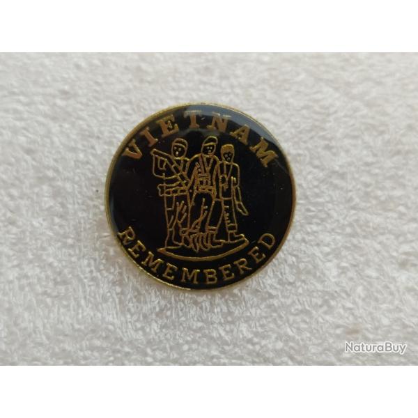 PINS US REMEBERED VIETNAM  MILITAIRE