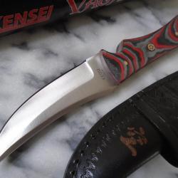 Couteau Kensei Nomad Skinner Lame Acier 3Cr13 Satin Drop Point Manche G10 Black & Red Etui Cuir e012