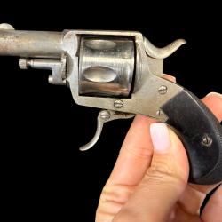 BULLDOG BELGE calibre 320 num&eacute;ro de s&eacute;rie E78