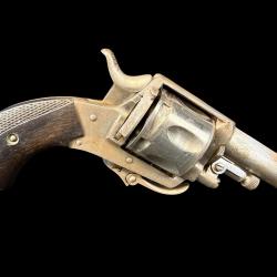BULLDOG BELGE calibre 320 num&eacute;ro de s&eacute;rie E78