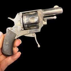 TR&Egrave;S BEAU BULLDOG BELGE calibre 320 num&eacute;ro de s&eacute;rie E88