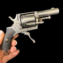 BULLDOG BELGE calibre 320 num&eacute;ro de s&eacute;rie E104
