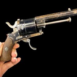 REVOLVER BELGE calibre 320 num&eacute;ro de s&eacute;rie E70