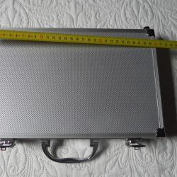 Mallette de trans port pour cartouches ou arme de poing