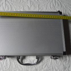 Mallette de trans port pour cartouches ou arme de poing