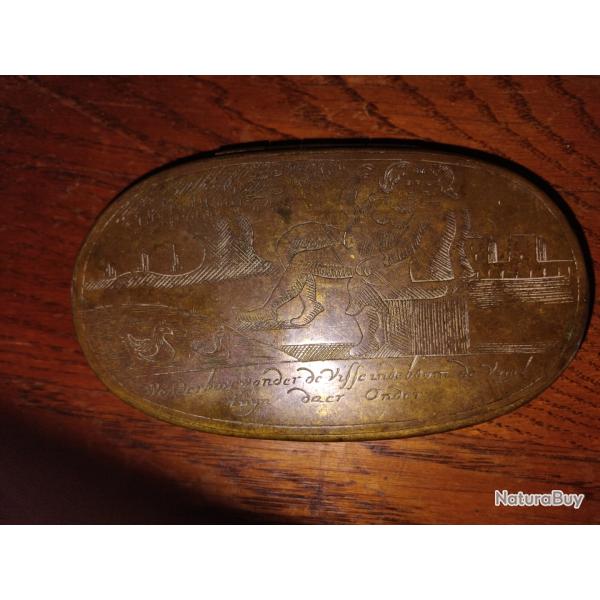 Rare tabati�re grav�  XVIII �me si�cle. Marine Hollandaise , curiosa