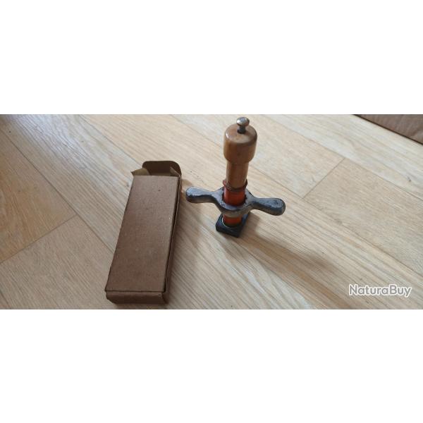 Ancien amorceur/ d�samorceur + socle et calibreur calibre 12