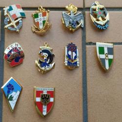 LOT DE 12 INSIGNES ARMEE FRANCAISE RIMA TDM INFANTERIE  RICM  ARTHUS BERTRAND ATLAS