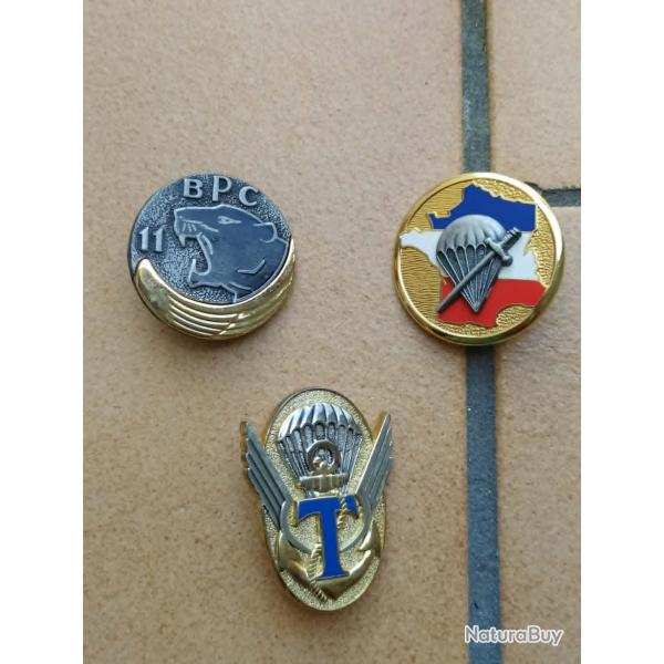 LOT DE 3INSIGNES ARMEE FRANCAISE REGIMENT PARACHUTISTE  11 CHOC COMMANDO   ARTHUS BERTRAND ATLAS