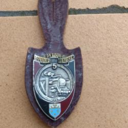 INSIGNE 5 REGIMENT DE GENIE  AVEC CUIR