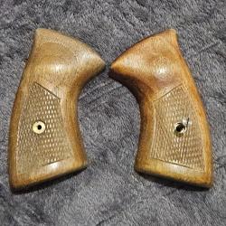 Jolies plaquettes bois modele &agrave; identifier