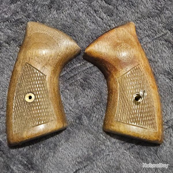 Jolies plaquettes bois modele � identifier