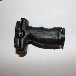 Poign&eacute;e avant verticale avec rangemement pile CR123 de marque Cadex pour M4 / AR15,etc