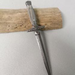 Dague de vertu bois de h&ecirc;tre