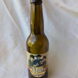 WW2/POST FRANCE BOUTEILLE VIDE BI&Egrave;RE MOTIF &Eacute;TIQUETTE D-DAY COMM&Eacute;MORATION DU D&Eacute;BARQUEMENT NORMANDIE