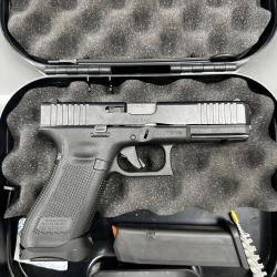 Glock 17 gen 5 + detente Glock perf + magwell