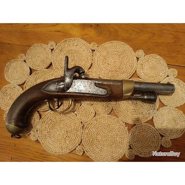 Pistolet de cavalerie fran�aise modi i822 Tbis. �tat correcte, cross l�g�rement fendue comme sur la