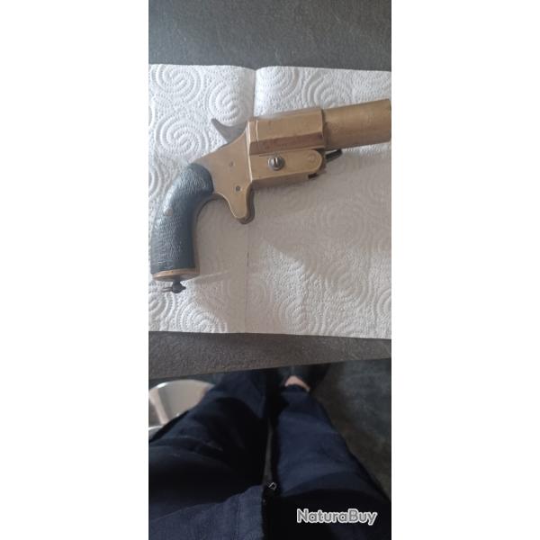 Pistolet lance fus�e et ou signaleur  fran�ais  en bronze. Chobert  �poque grande guerre 14/18