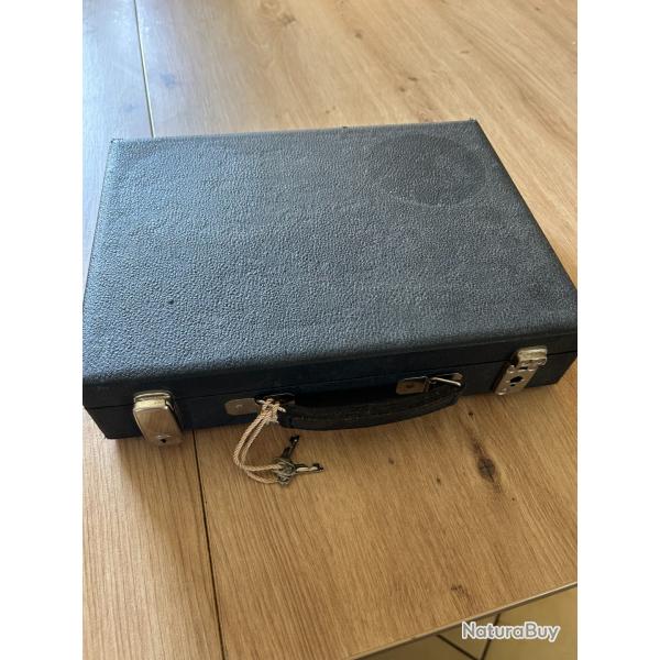 UNIQUE 22 short mod�le VO/79