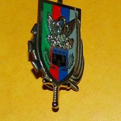 Ecoles de la Logistique et du Train, attache type PIN'S, FABRICANT BMB ,HOMOLOGATION 4854, ETAT VOIR
