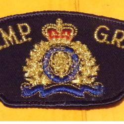 ECUSSON TISSU :&nbsp;CANADA :&nbsp; POLICE CANADIENNE&nbsp;&nbsp;R.C.M.P&nbsp;&nbsp; G.R.C&nbsp; ,&nbsp;ETAT VOIR PHOTO&nbsp; . POUR TOUT RENSEIG