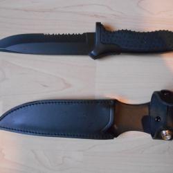 Couteau de combat