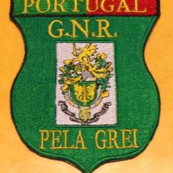 ECUSSON TISSU :&nbsp;PORTUGAL :&nbsp;GARDE NATIONALE REPUBLICAINE , PELA GREI&nbsp;&nbsp;,&nbsp;ETAT VOIR PHOTO&nbsp; . POUR TOUT