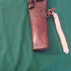 &Eacute;tui &agrave; outils et porte-ba&iuml;onnette d'un soldat du Corps exp&eacute;ditionnaire portugais en France, Premi&egrave;re