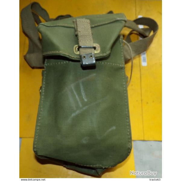 ETUI DE L'ARMEE ANGLAISE�PERIODE DE 1944� WWII�, UNE SANGLE , 2 POCHES SUR LES COTES��, TAMPON AVEC