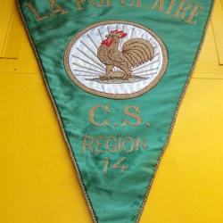 FANION DES ASSURANCES LA POPULAIRE ,FOND VERT AVEC MARQUAGE C.S REGION 14 ,&nbsp; &nbsp;FABRICATION FRANCAISE