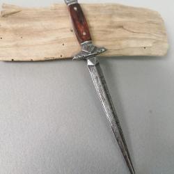Dague de vertu bois