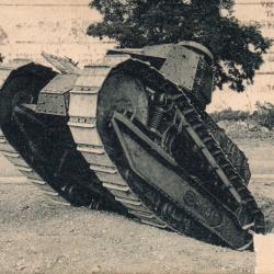 Carte postale char d'assaut 504e R.C.C. Valence-sur-Rh&ocirc;ne - N&deg;8234