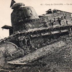 Carte Postale Char Renault Camp de Ch&acirc;lons - N&deg;8237