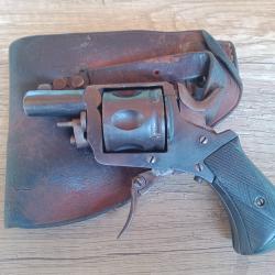 Revolver Bulldog cal 320 avec &eacute;tui cuir sorti de grenier.