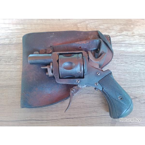 Revolver Bulldog cal 320 avec �tui cuir sorti de grenier.