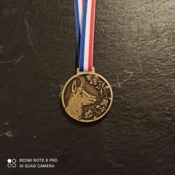 M&eacute;daille cotation troph&eacute;e chamois isard &eacute;chelon or